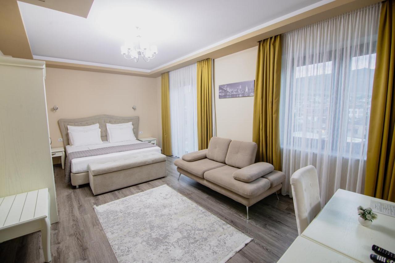 Christi'S Hotel Borova Korce Extérieur photo