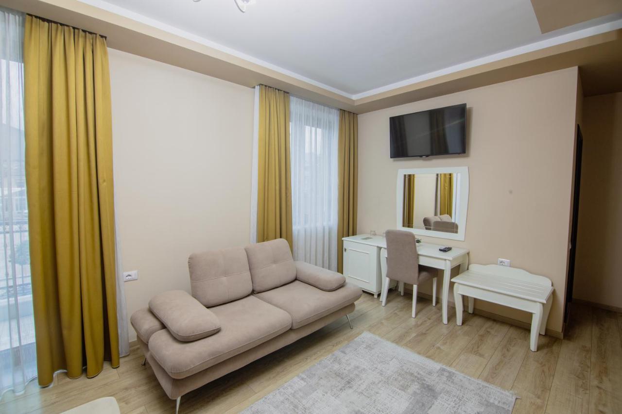 Christi'S Hotel Borova Korce Extérieur photo
