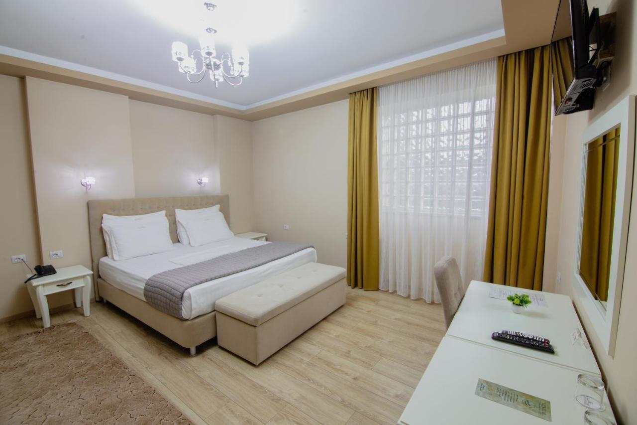 Christi'S Hotel Borova Korce Extérieur photo