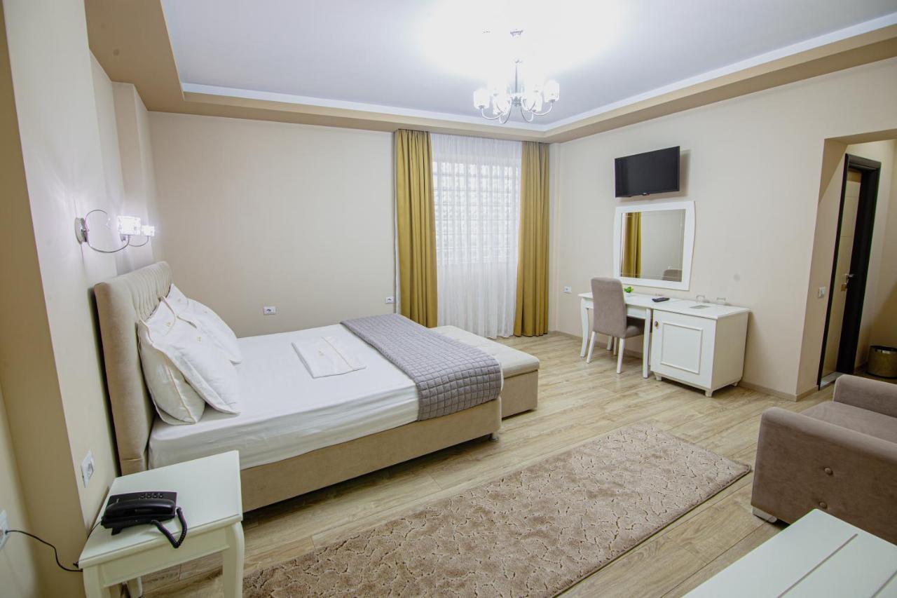 Christi'S Hotel Borova Korce Extérieur photo
