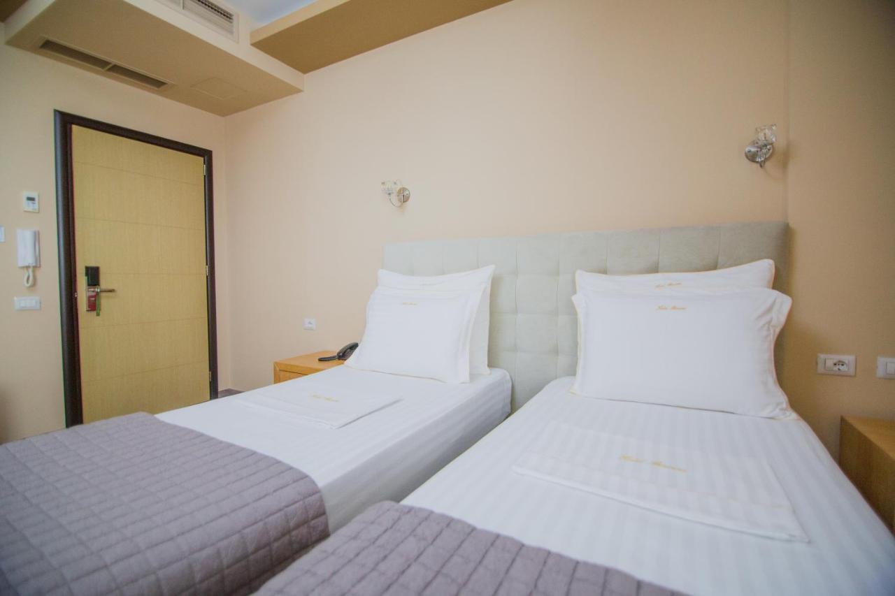 Christi'S Hotel Borova Korce Extérieur photo