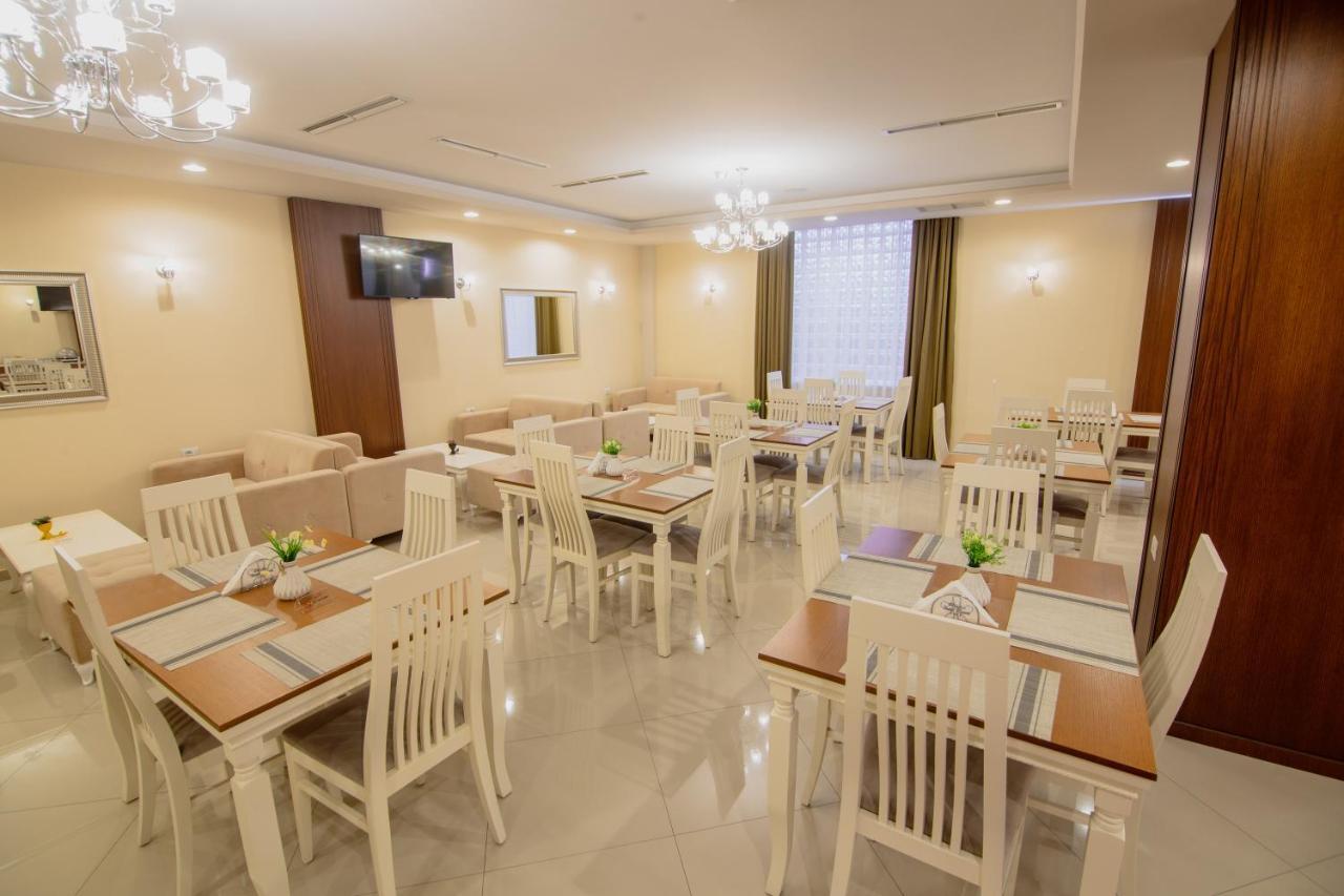 Christi'S Hotel Borova Korce Extérieur photo