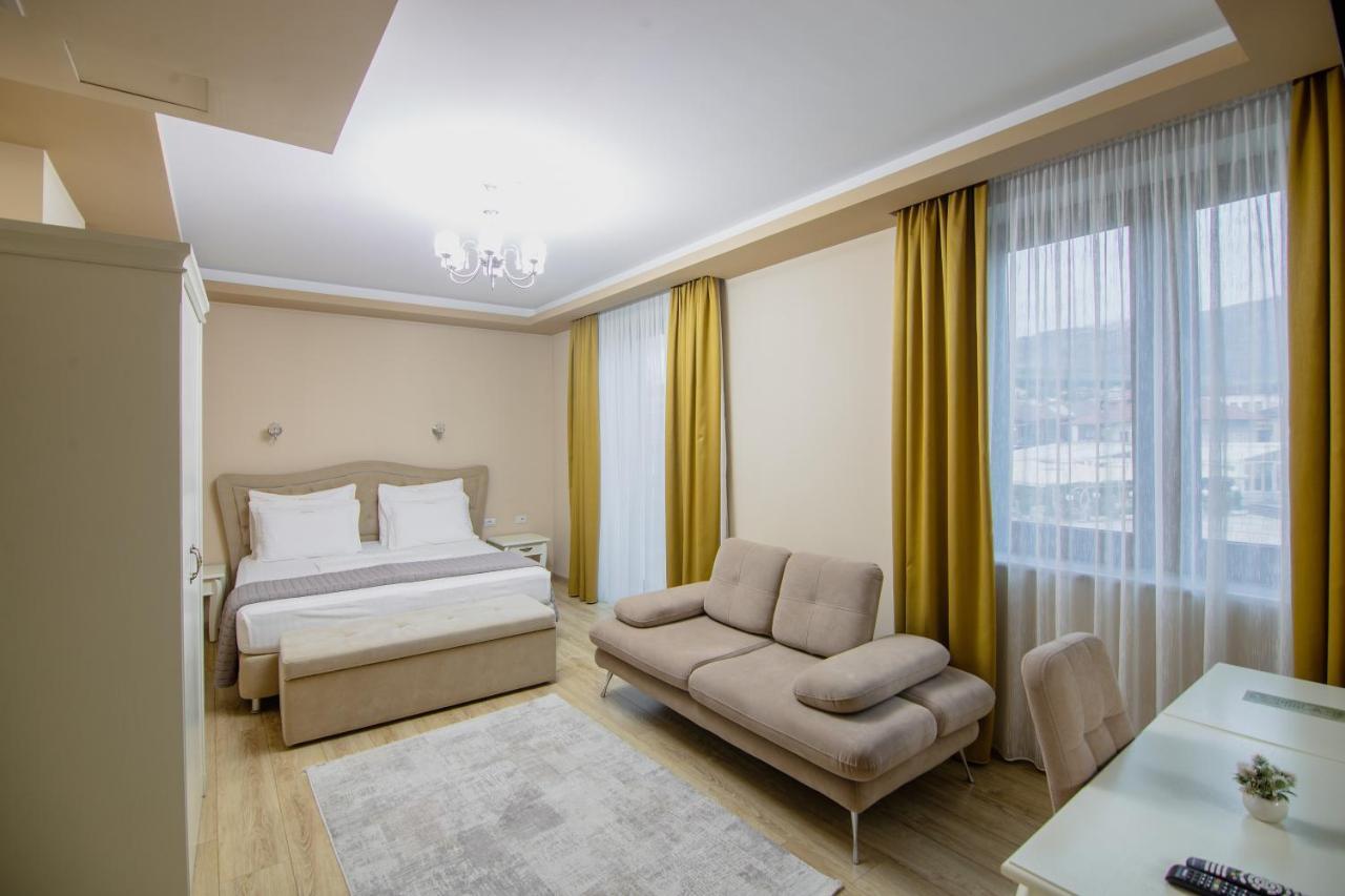 Christi'S Hotel Borova Korce Extérieur photo