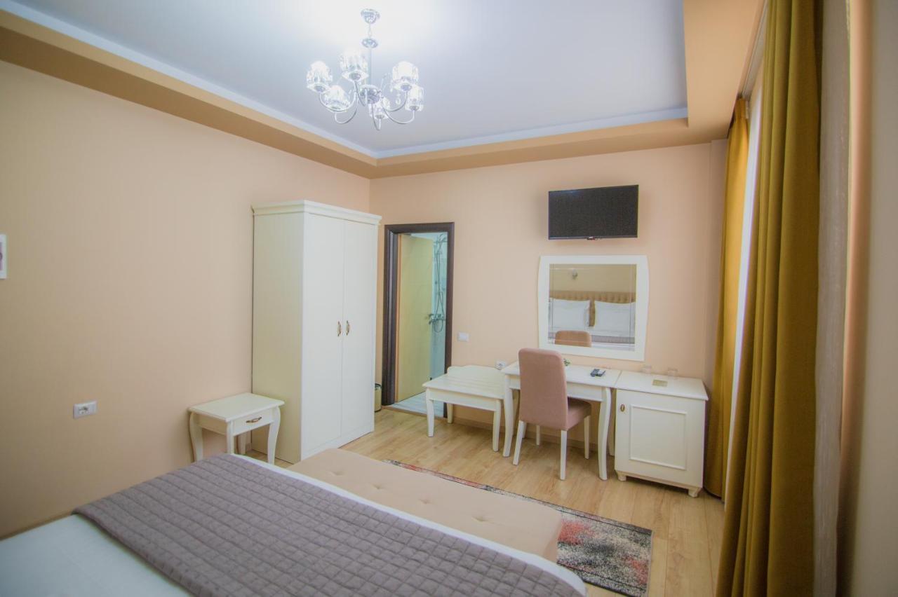 Christi'S Hotel Borova Korce Extérieur photo