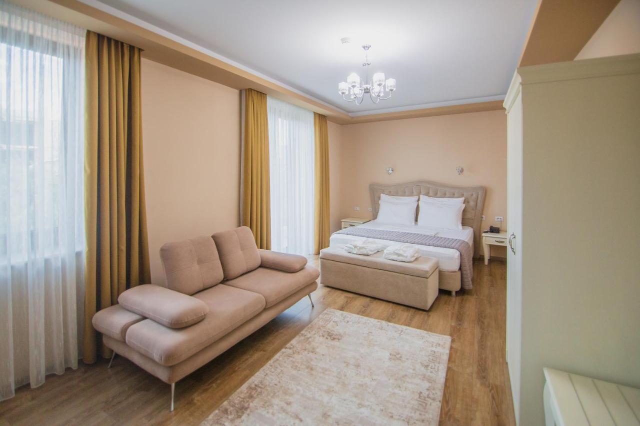 Christi'S Hotel Borova Korce Extérieur photo